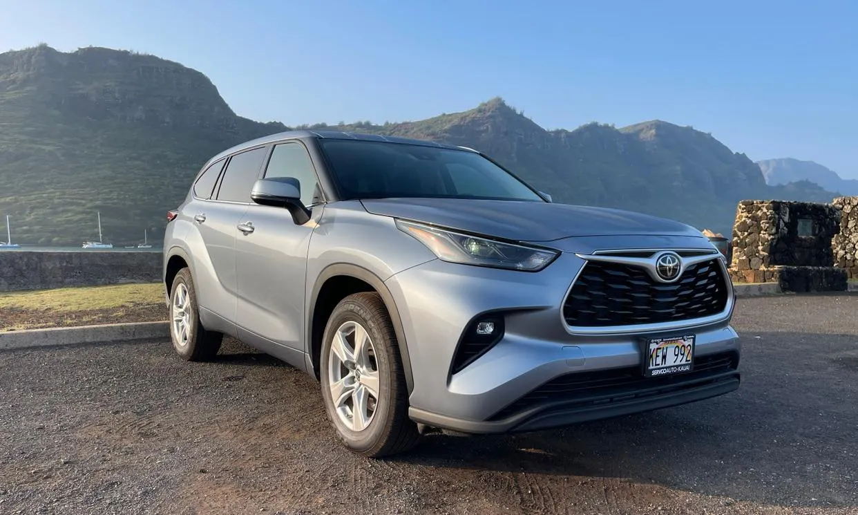 2022 Toyota Highlander LE