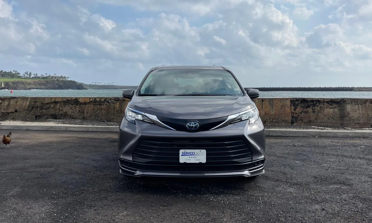 2022 Toyota Sienna LE