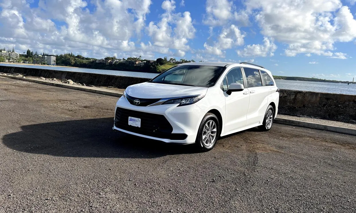 2022 Toyota Sienna LE