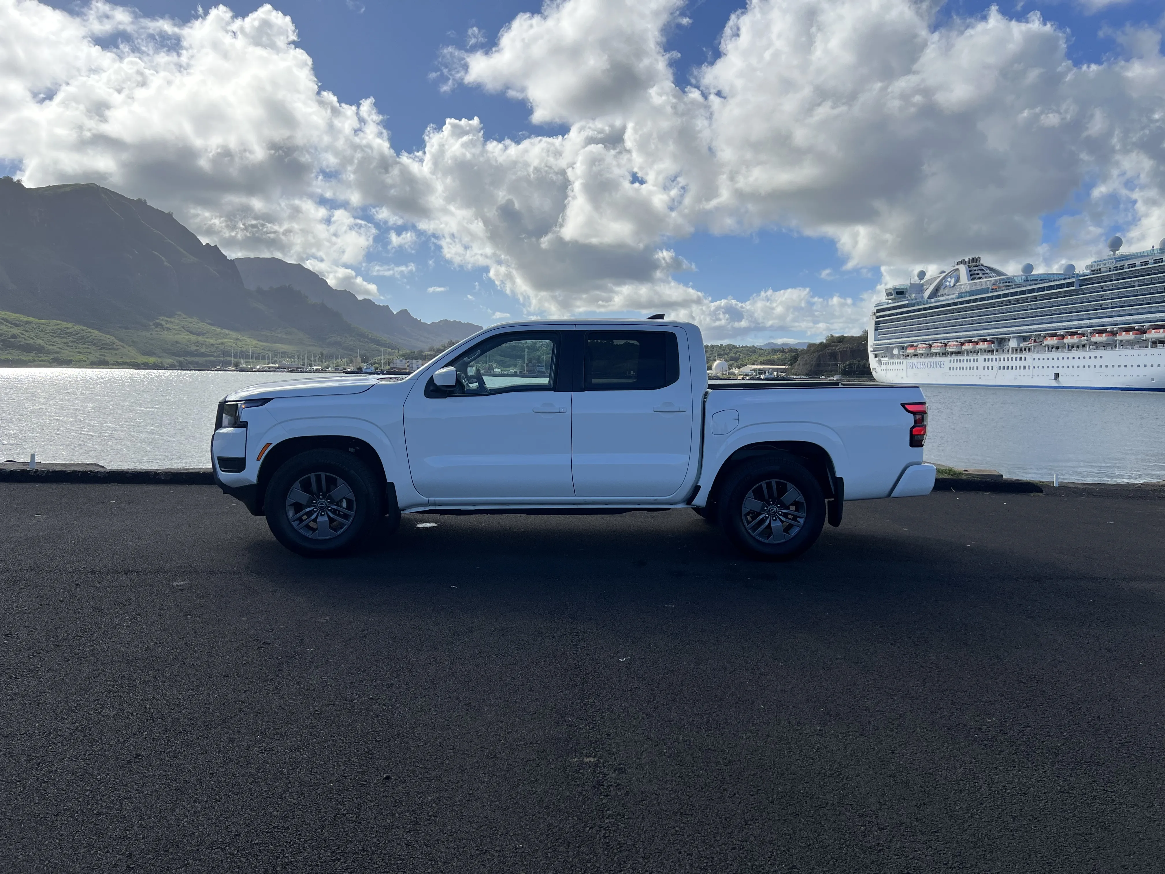 2025 Nissan Frontier SV