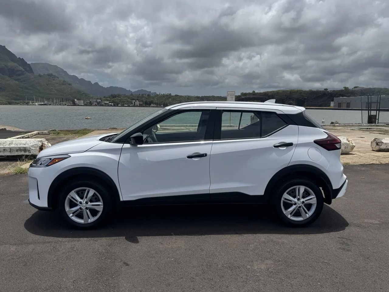 2025 Nissan Kicks Play