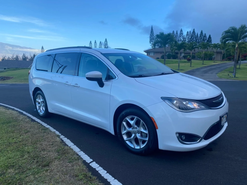 2017 Chrysler Pacifica Touring Plus