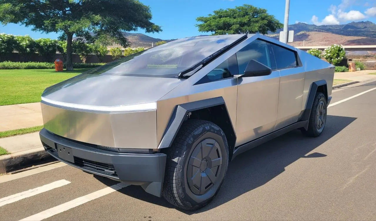 2024 Tesla Cybertruck Base
