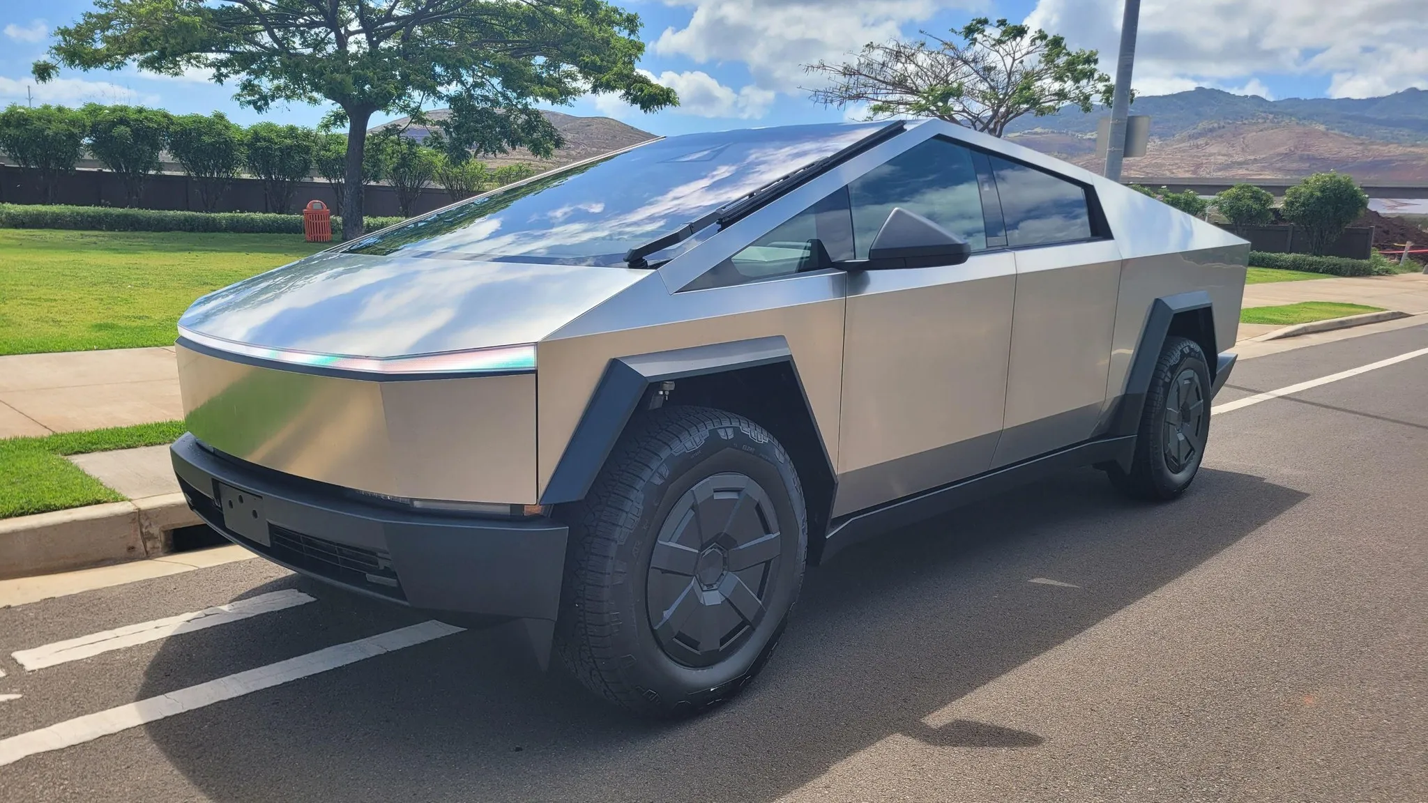 2025 Tesla Cybertruck Base